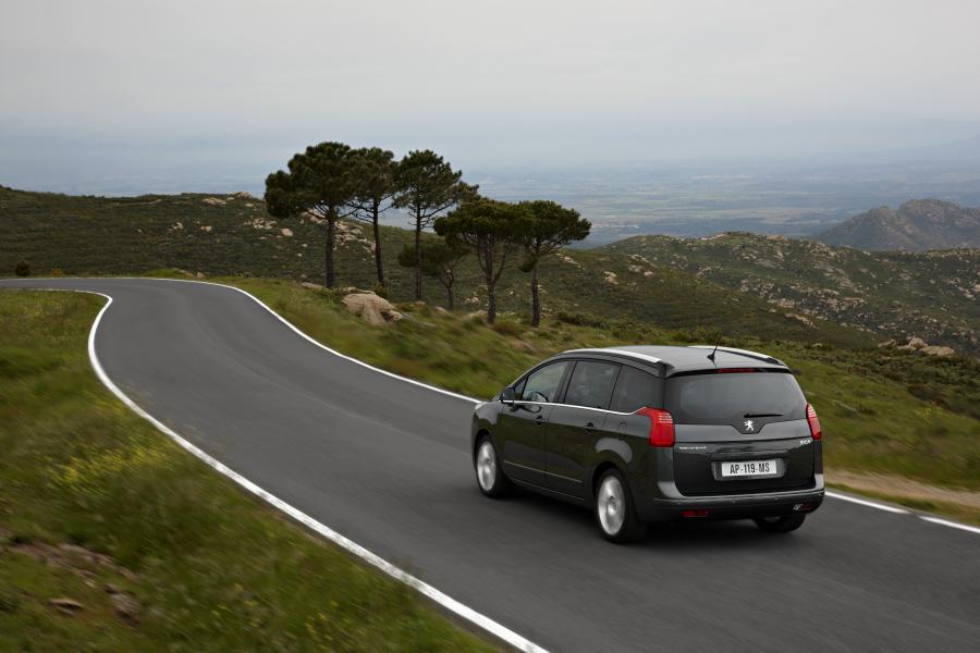  Peugeot 5008 2009 года  (фото 47 из 122)